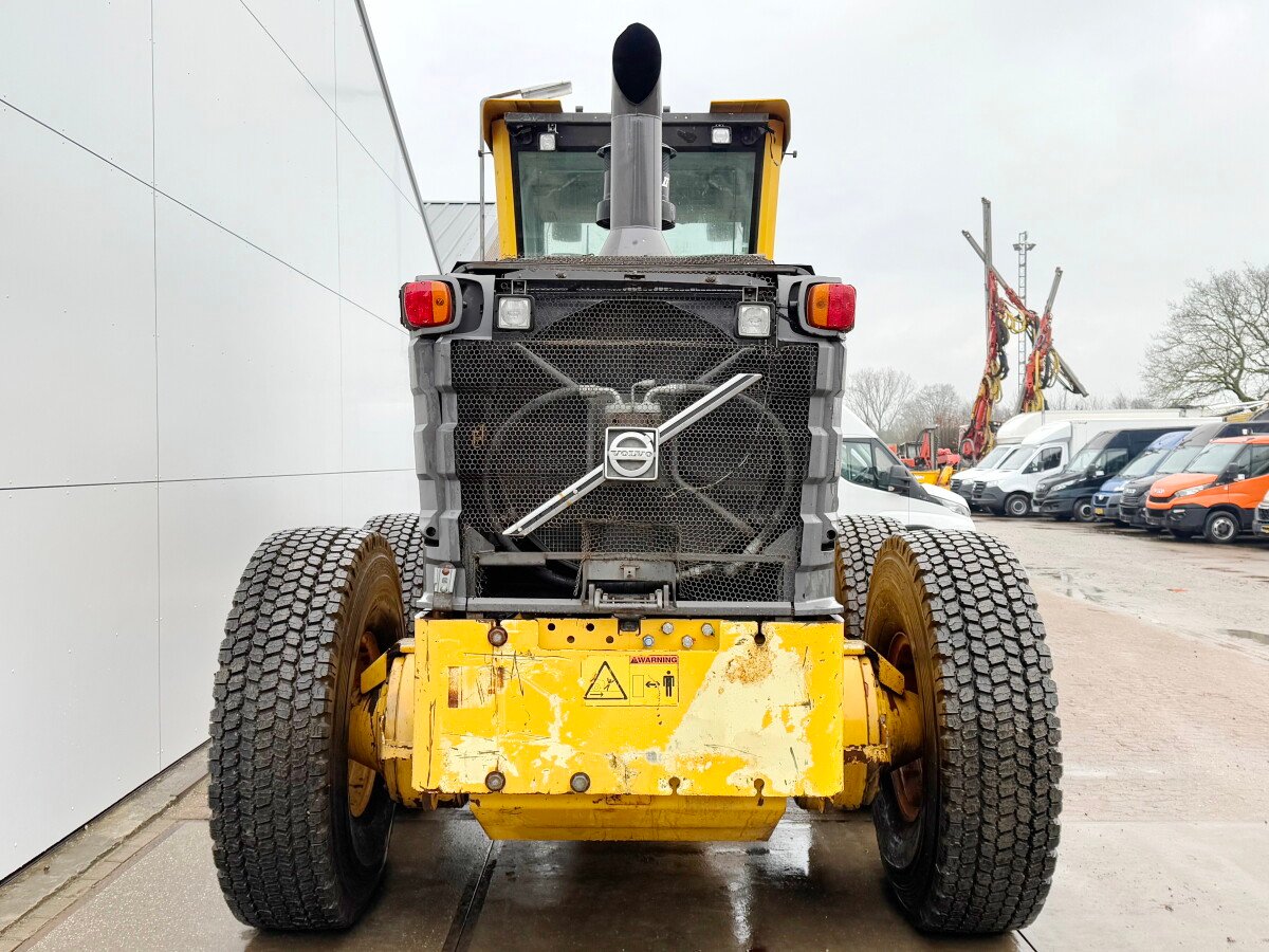 جريدر Volvo G990 للبيع, Volvo G990 موديل 2009 استيراد من اوروبا, أفضل موقع لبيع الشاحنات والمعدات الثقيلة في مصر