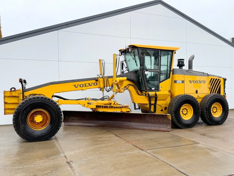جريدر Volvo G990 للبيع, Volvo G990 موديل 2009 استيراد من اوروبا, أفضل موقع لبيع الشاحنات والمعدات الثقيلة في مصر