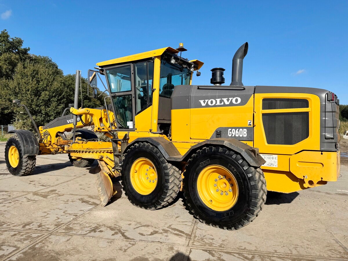 جريدر Volvo G960B للبيع, Volvo G960B موديل 2014 استيراد من اوروبا, أفضل موقع لبيع الشاحنات والمعدات الثقيلة في مصر