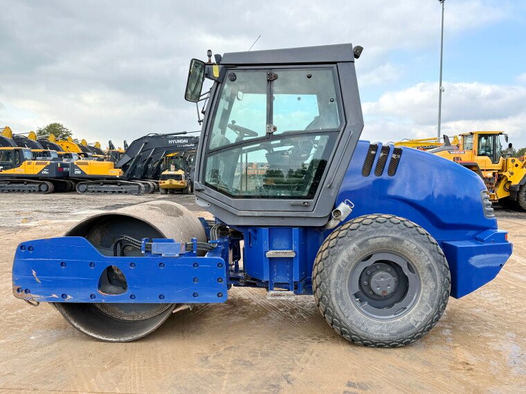 هراسة Hamm 3307 للبيع, بوبكات Hamm 3307 موديل 2009 استيراد من اوروبا, أفضل موقع لبيع الشاحنات والمعدات الثقيلة في مصر