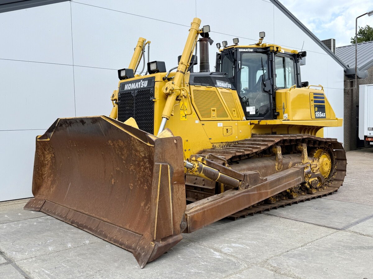 بلدوزر Komatsu D155AX-8 للبيع, Komatsu D155AX-8 موديل 2018 استيراد من اوروبا, أفضل موقع لبيع الشاحنات والمعدات الثقيلة في مصر