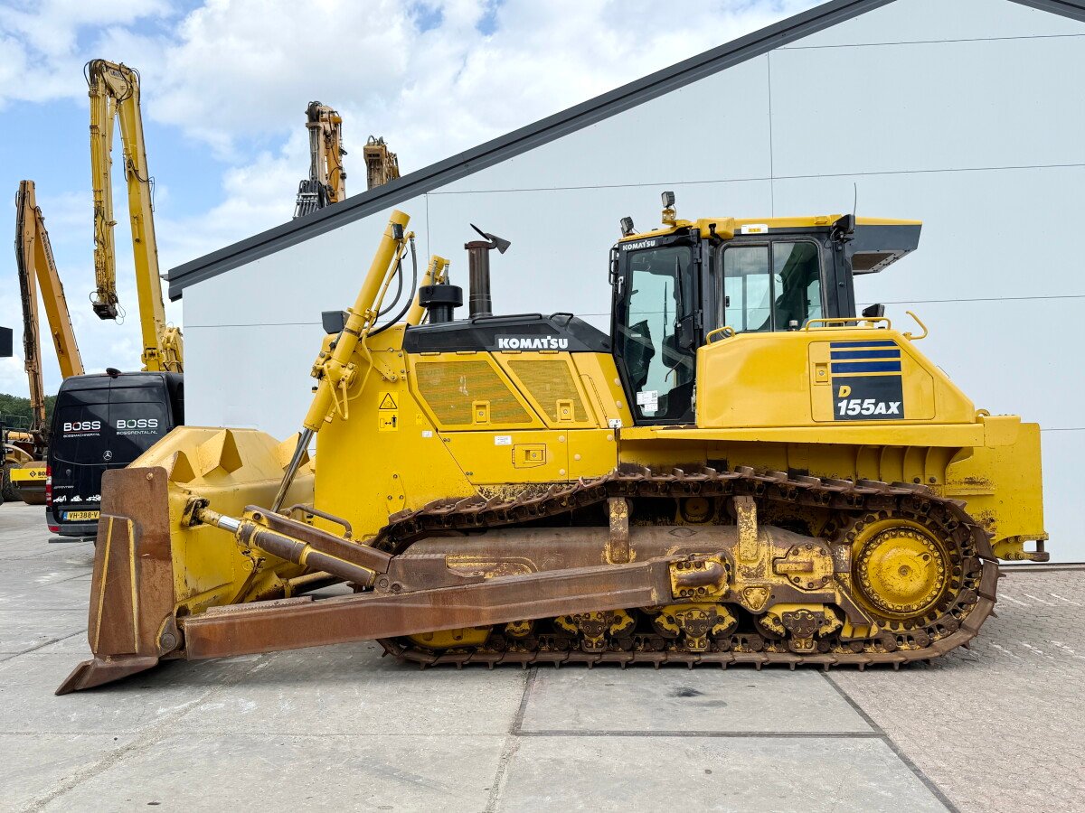بلدوزر Komatsu D155AX-8 للبيع, Komatsu D155AX-8 موديل 2018 استيراد من اوروبا, أفضل موقع لبيع الشاحنات والمعدات الثقيلة في مصر