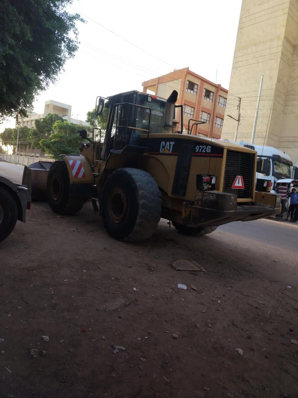 لودر كاتربلر للبيع, كاتربلر 972 موديل 2002 تواجد المنصورة, أفضل موقع لبيع الشاحنات والمعدات الثقيلة في مصر