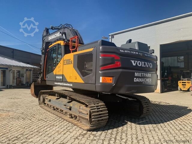 Volvo excavator for sale, Volvo EC300ENL model 2021 imported from Europe, the best site for selling trucks and heavy equipment in Egypt