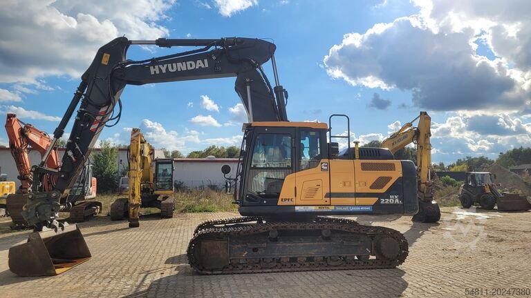 Hyundai excavator for sale, Hyundai HX220AL model 2023 imported from Europe, the best site for selling trucks and heavy equipment in Egypt