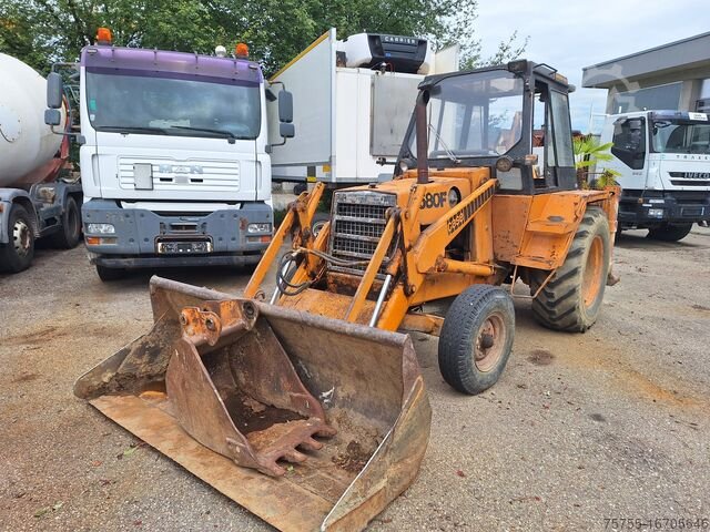 Loader Case for sale, Case 580 model 1977 imported from China, the best site for selling trucks and heavy equipment in Egypt