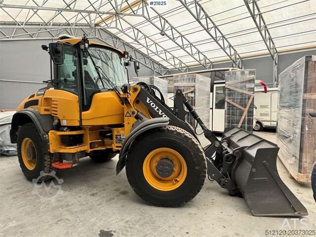 Volvo loader for sale, Volvo L45H model 2022 imported from China, the best site for selling trucks and heavy equipment in Egypt