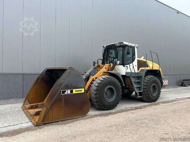 Liebherr loader for sale, Liebherr 550 model 2015 imported from China, the best site for selling trucks and heavy equipment in Egypt