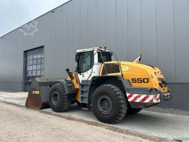 Liebherr loader for sale, Liebherr 550 model 2015 imported from China, the best site for selling trucks and heavy equipment in Egypt