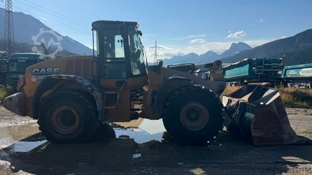 CASE loader for sale, CASE 921F model 2016 imported from China, the best site for selling trucks and heavy equipment in Egypt