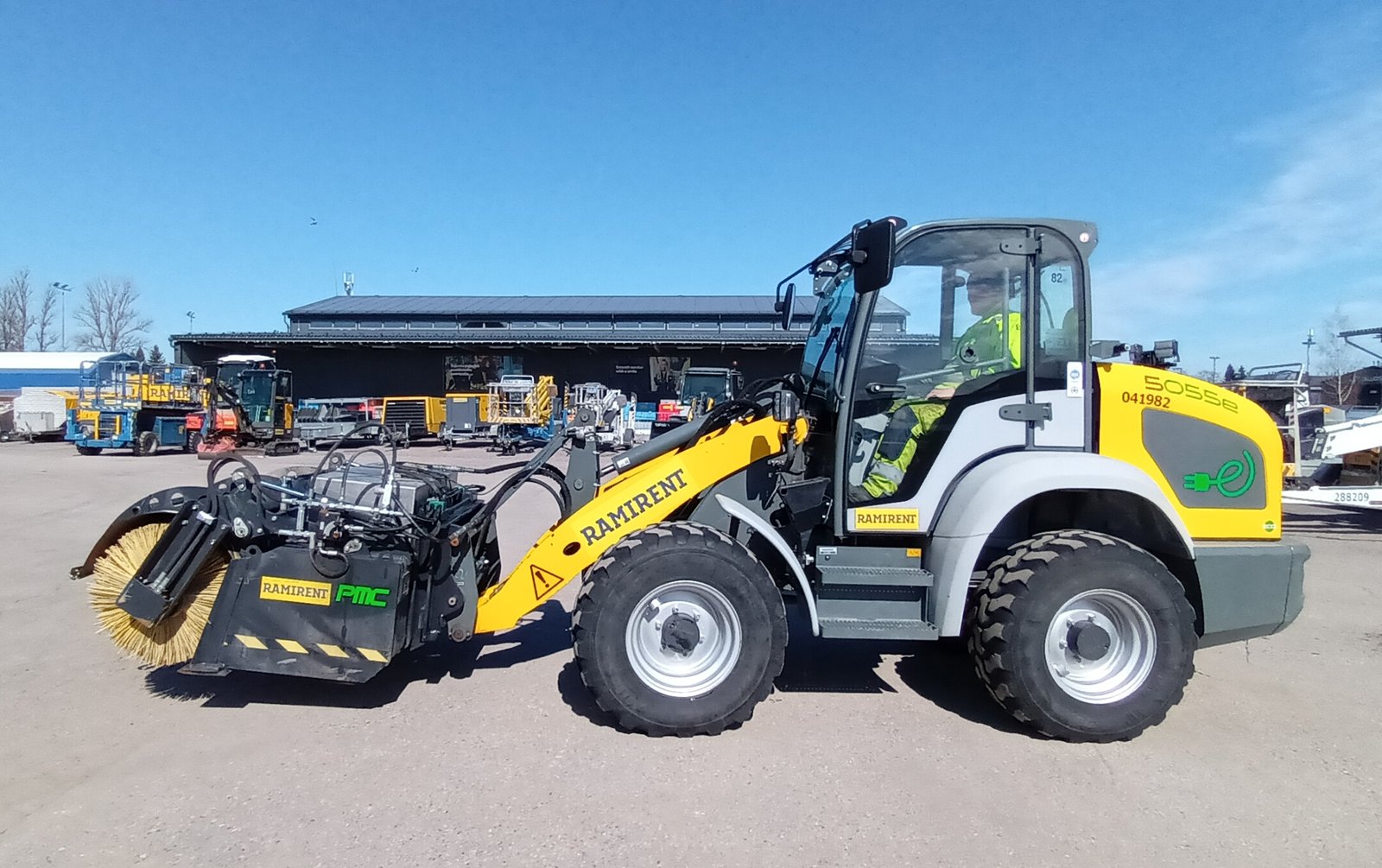 Kramer loader for sale, Kramer 5055e model 2021 imported from China, the best site for selling trucks and heavy equipment in Egypt