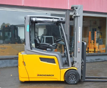 Clark Jungheinrich for sale, Jungheinrich EFG 220, 2018 model, imported from Europe, the best site for selling trucks and heavy equipment in Egypt