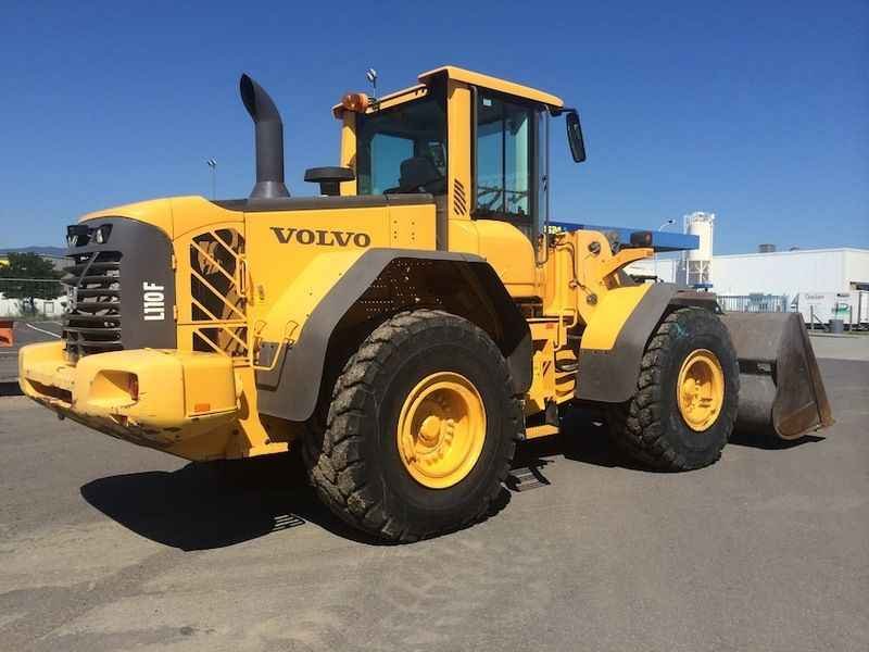 Volvo loader for sale, Volvo L180E model 2004 imported from China, the best site for selling trucks and heavy equipment in Egypt