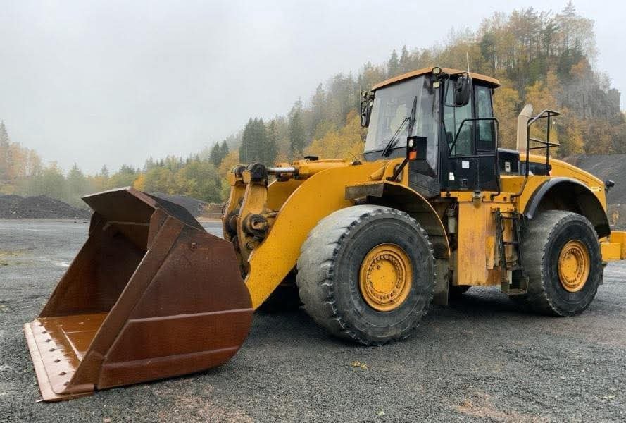 Cat loader for sale in Assiut, Cat 980h model 2010 available in Assiut, the best site for selling trucks and heavy equipment in Egypt