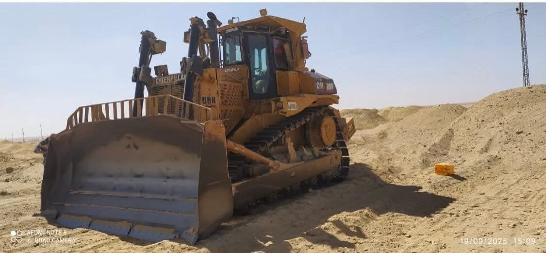 Caterpillar bulldozer for sale in Cairo, Caterpillar 8L model 1985 located in Cairo, the best site for selling trucks and heavy equipment in Egypt