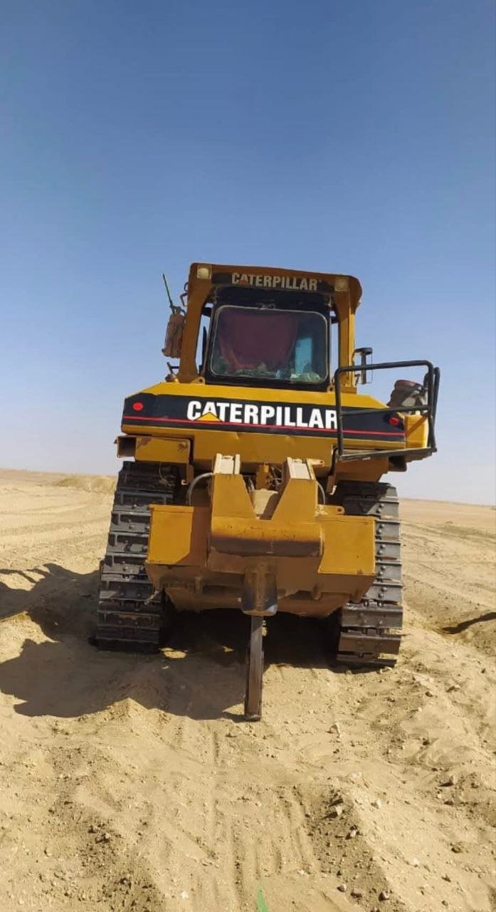 Caterpillar bulldozer for sale in Cairo, Caterpillar 8L model 1985 located in Cairo, the best site for selling trucks and heavy equipment in Egypt