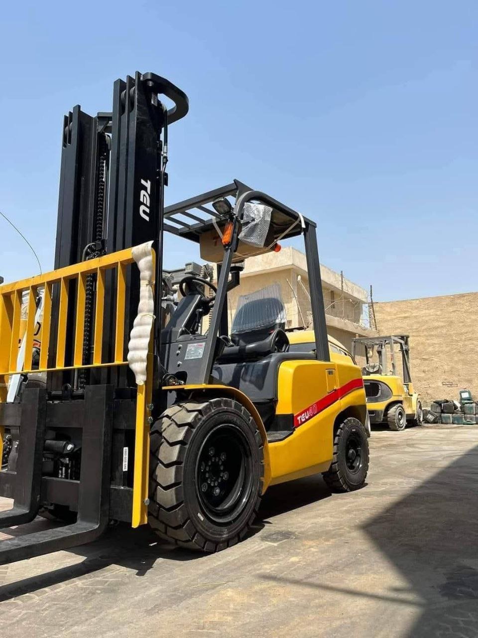 كلارك TEU للبيع في الاسكندرية,  TEU 70 موديل 2008 تواجد الاسكندرية, أفضل موقع لبيع الشاحنات والمعدات الثقيلة في مصر