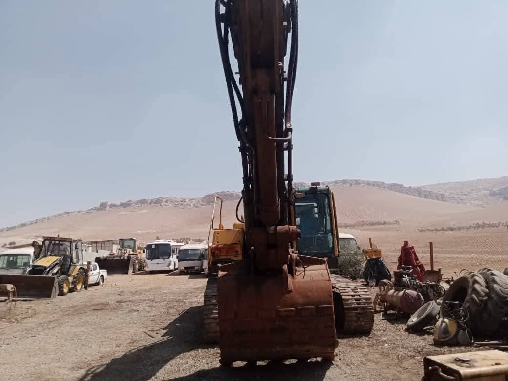 حفار فولفو للبيع في القاهرة,  فولفو 460 موديل 2011 تواجد القاهرة, أفضل موقع لبيع الشاحنات والمعدات الثقيلة في مصر