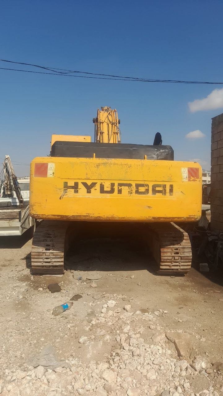 حفار هوندا للبيع في الجيزة,  هيوندا 320 موديل 2010 تواجد الجيزة, أفضل موقع لبيع الشاحنات والمعدات الثقيلة في مصر