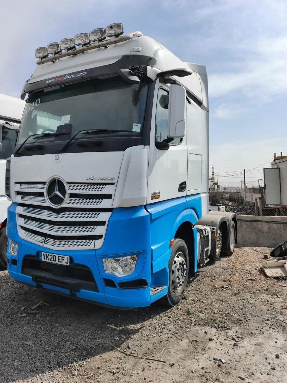 Mercedes truck head for sale in Cairo, Mercedes MP5 model 2010 available in Cairo, the best site for selling trucks and heavy equipment in Egypt