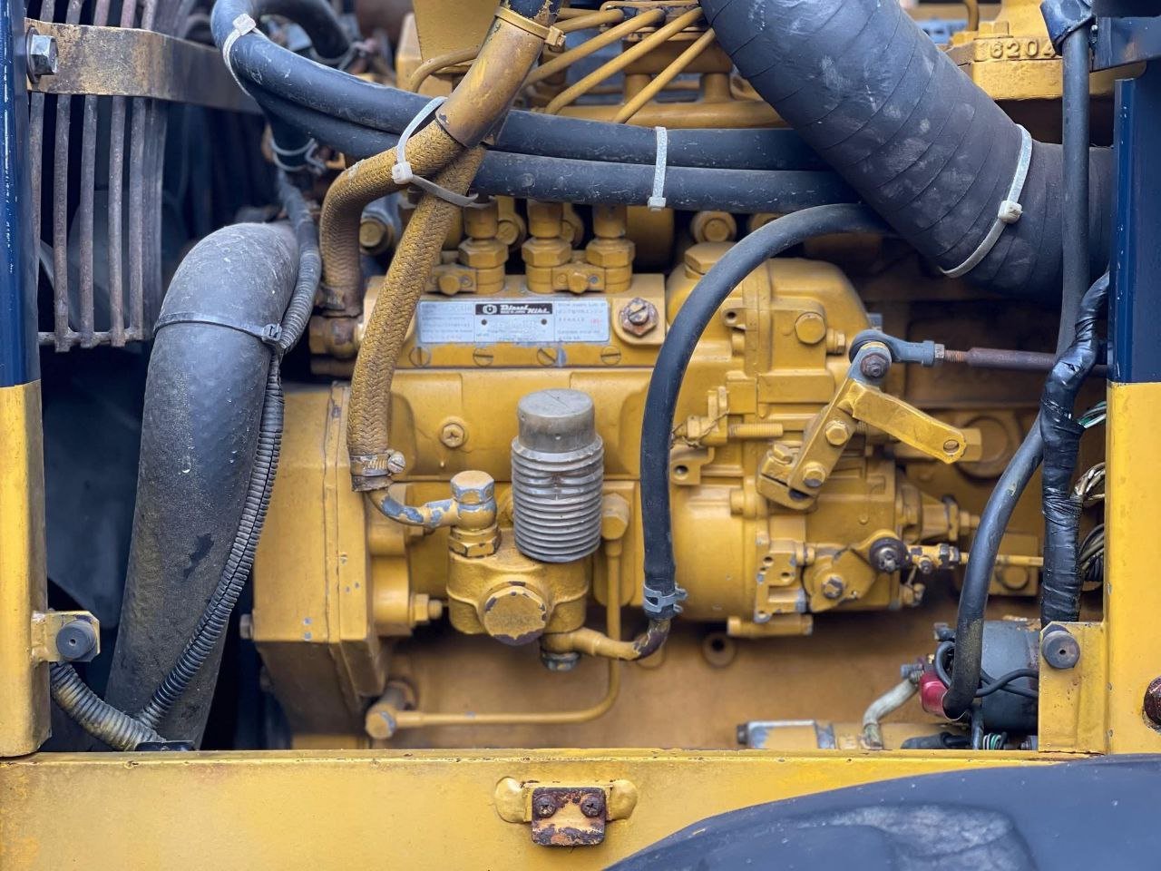 لودر كوماتسوا للبيع في البحيرة,  كوماتسوا 70 موديل 2002 تواجد البحيرة, أفضل موقع لبيع الشاحنات والمعدات الثقيلة في مصر