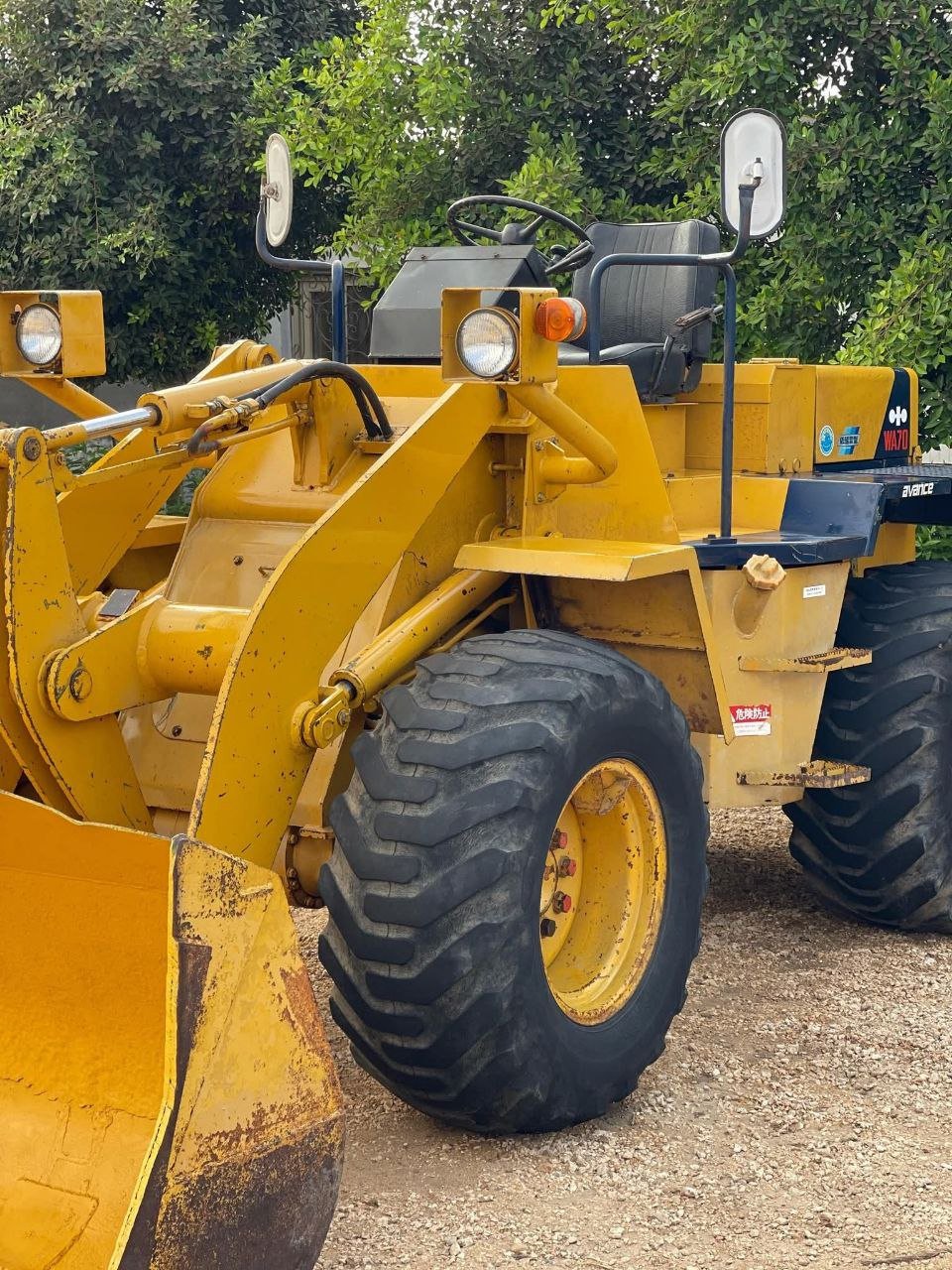 لودر كوماتسوا للبيع في البحيرة,  كوماتسوا 70 موديل 2002 تواجد البحيرة, أفضل موقع لبيع الشاحنات والمعدات الثقيلة في مصر