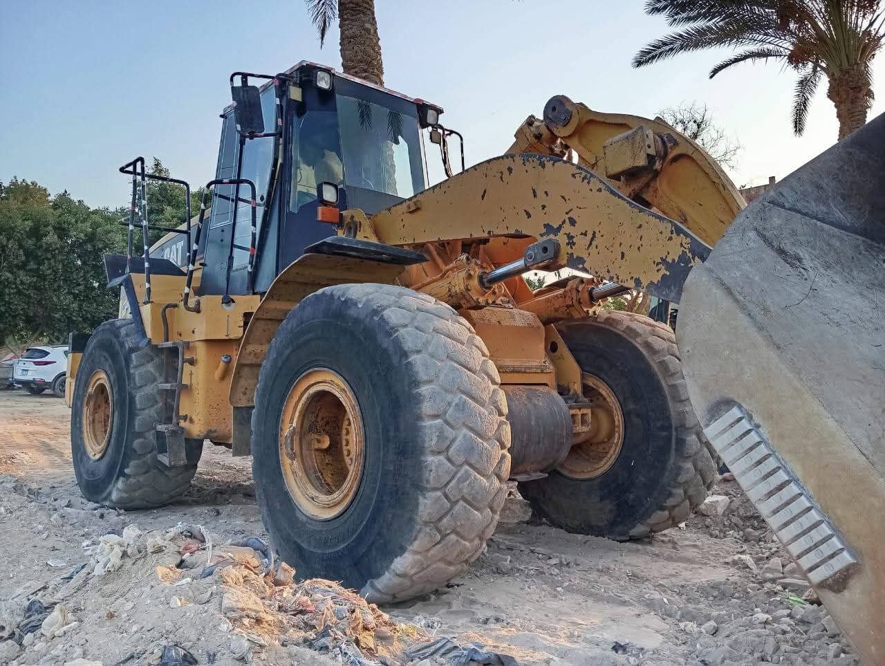 لودر كاتيربلر للبيع في المنصورة,  كاتيربلر 972 موديل 1995 تواجد المنصورة, أفضل موقع لبيع الشاحنات والمعدات الثقيلة في مصر