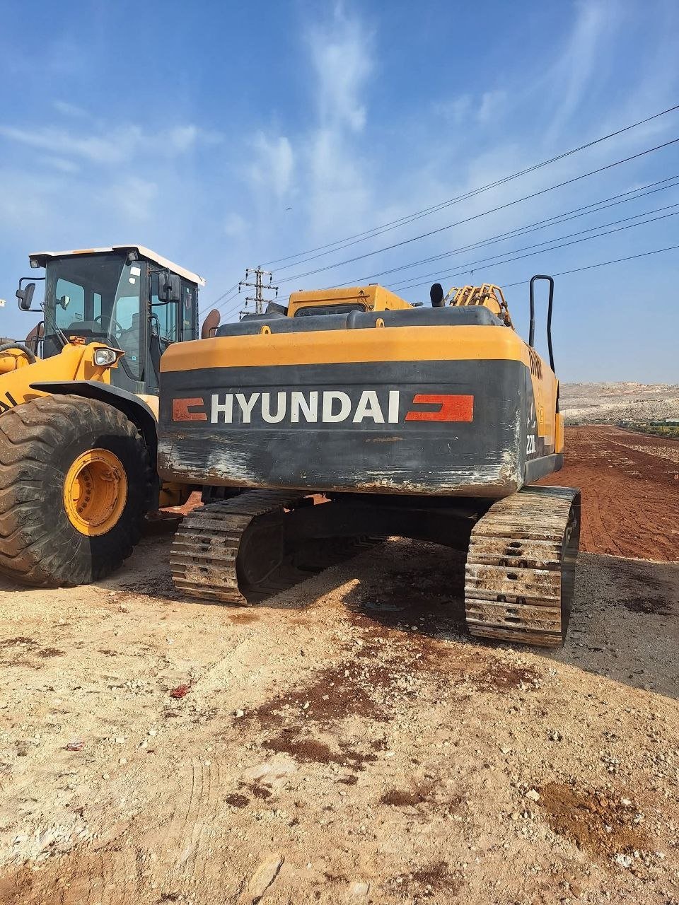 Honda excavator for sale in Cairo, Honda 220 model 2016 located in Cairo, the best site for selling trucks and heavy equipment in Egypt