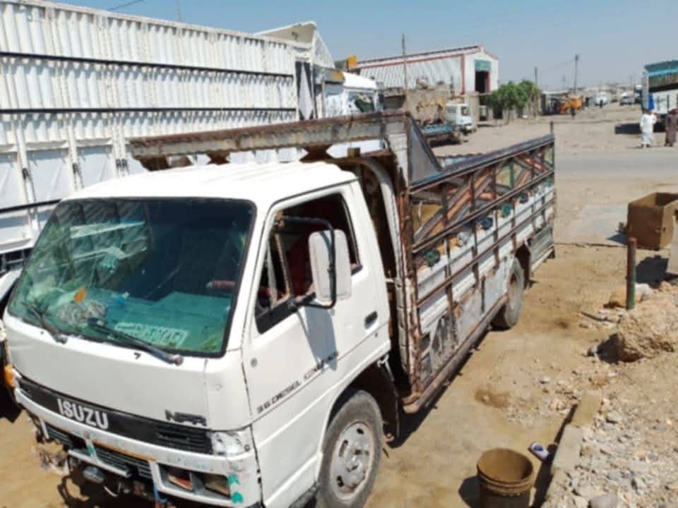 Isuzu truck for sale in Cairo, Isuzu 23, model 1987, located in Cairo. The best site for selling trucks and heavy equipment in Egypt.