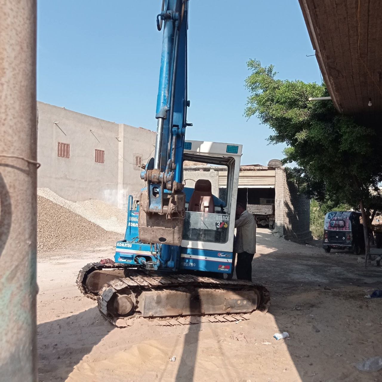 Komatsu excavator for sale in Al-Buhayrah, Komatsu 45, 2009 model available in Al-Buhayrah, the best site for selling trucks and heavy equipment in Egypt