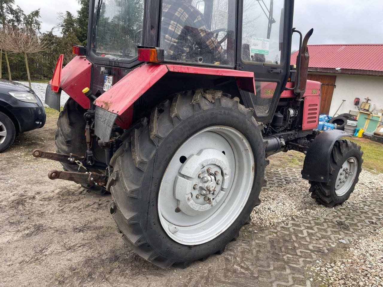 Belarus tractor for sale in Cairo, Belarus 820 model 2011 located in Giza, the best site for selling trucks and heavy equipment in Egypt