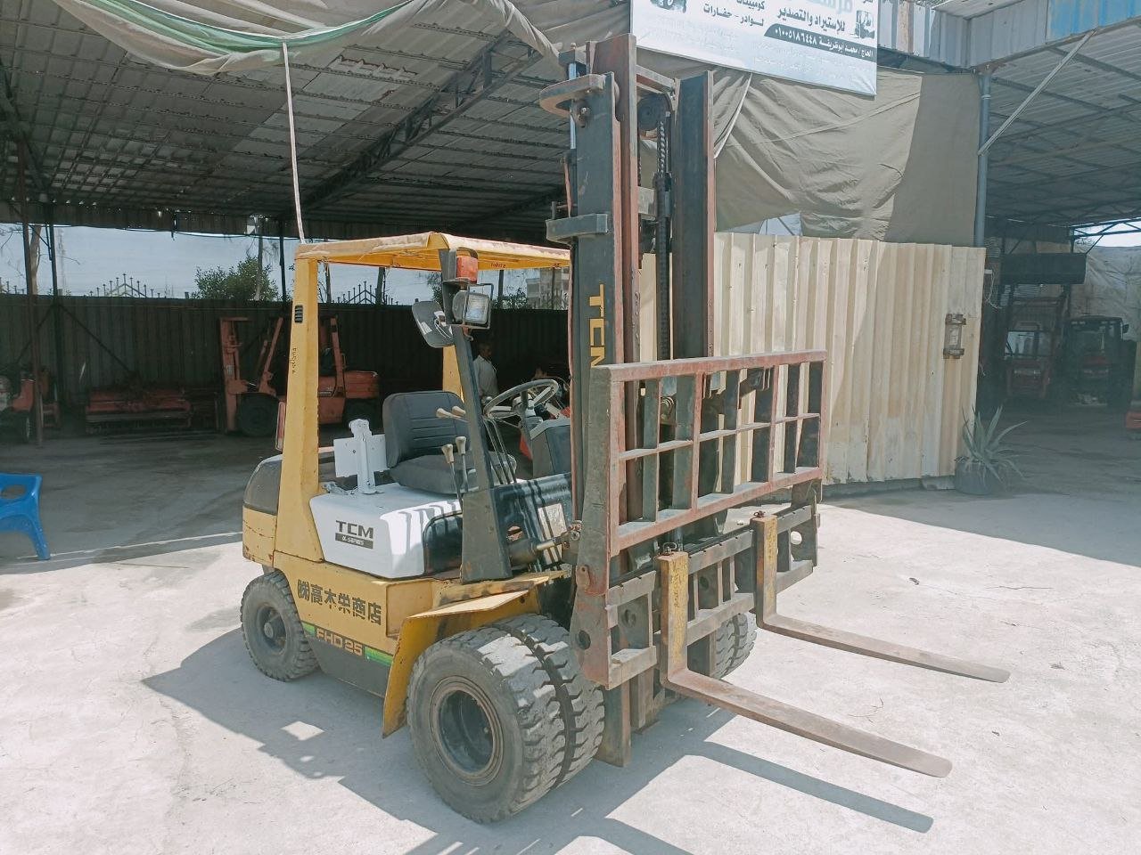 كلارك TCM للبيع في الجيزة,  TCM 25 موديل 2002 تواجد الجيزة, أفضل موقع لبيع الشاحنات والمعدات الثقيلة في مصر