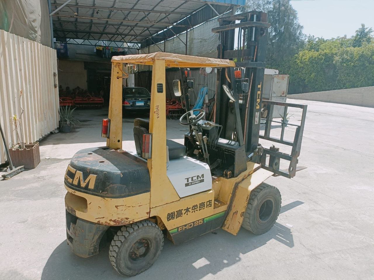 كلارك TCM للبيع في الجيزة,  TCM 25 موديل 2002 تواجد الجيزة, أفضل موقع لبيع الشاحنات والمعدات الثقيلة في مصر