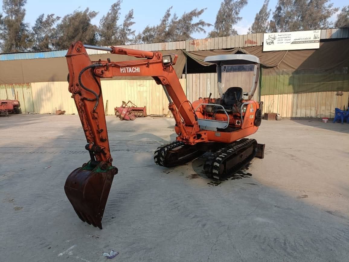 Hitachi excavator for sale in Giza, Hitachi 30, model 2004, located in Giza. The best site for selling trucks and heavy equipment in Egypt.