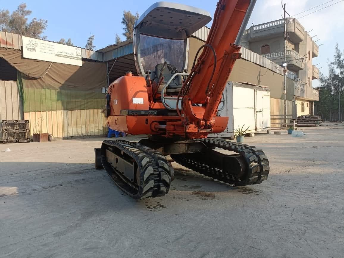 Hitachi excavator for sale in Giza, Hitachi 30, model 2004, located in Giza. The best site for selling trucks and heavy equipment in Egypt.