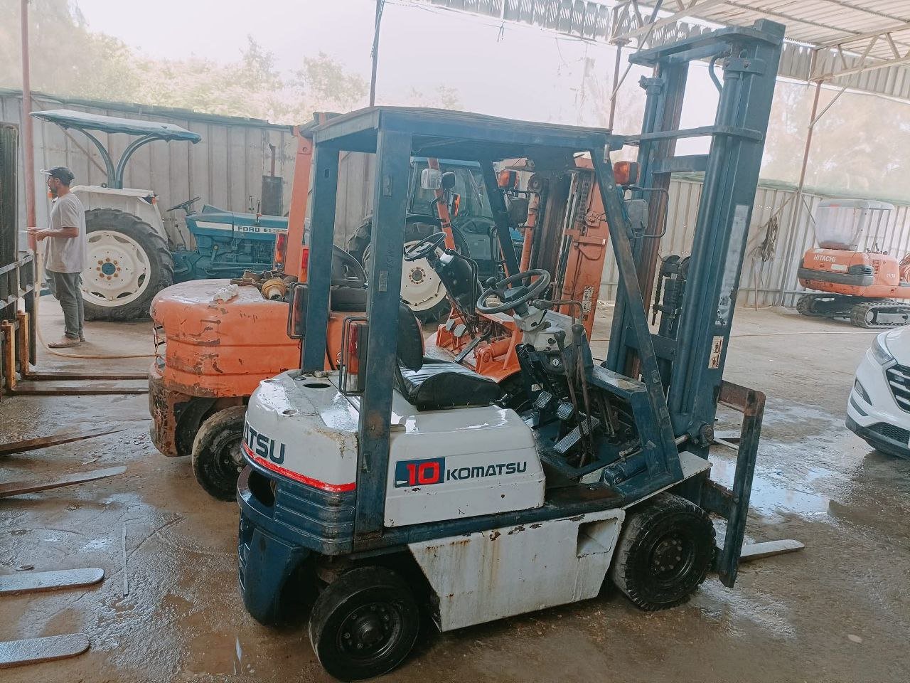 كلارك KOMATSU للبيع في المنصورة,  KOMATSU 10 موديل 2006 تواجد المنصورة, أفضل موقع لبيع الشاحنات والمعدات الثقيلة في مصر