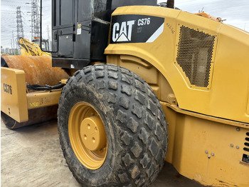 CATERPILLAR crusher for sale in Mansoura, CATERPILLAR CS76 model 2002 located in Mansoura, the best site for selling trucks and heavy equipment in Egypt