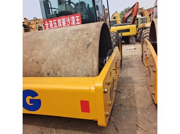 XCMG roller for sale in Giza, XCMG XS143J, 2019 model, located in Giza, the best site for selling trucks and heavy equipment in Egypt