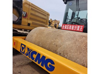 XCMG roller for sale in Giza, XCMG XS183J, 2014 model, located in Giza, the best site for selling trucks and heavy equipment in Egypt