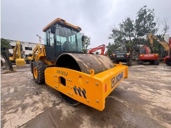 XCMG roller for sale in Giza, XCMG XS183 model 2024 located in Giza, the best site for selling trucks and heavy equipment in Egypt
