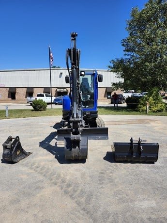 حفار BLU للبيع في الجيزة,  BLU B35 موديل 2024 تواجد الجيزة, أفضل موقع لبيع الشاحنات والمعدات الثقيلة في مصر