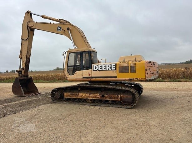 DEERE excavator for sale in Mansoura, DEERE 892E model 1994 located in Mansoura, the best site for selling trucks and heavy equipment in Egypt