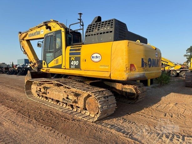 KOMATSU excavator for sale in Mansoura, KOMATSU PC490, 2017 model, located in Mansoura. The best site for selling trucks and heavy equipment in Egypt