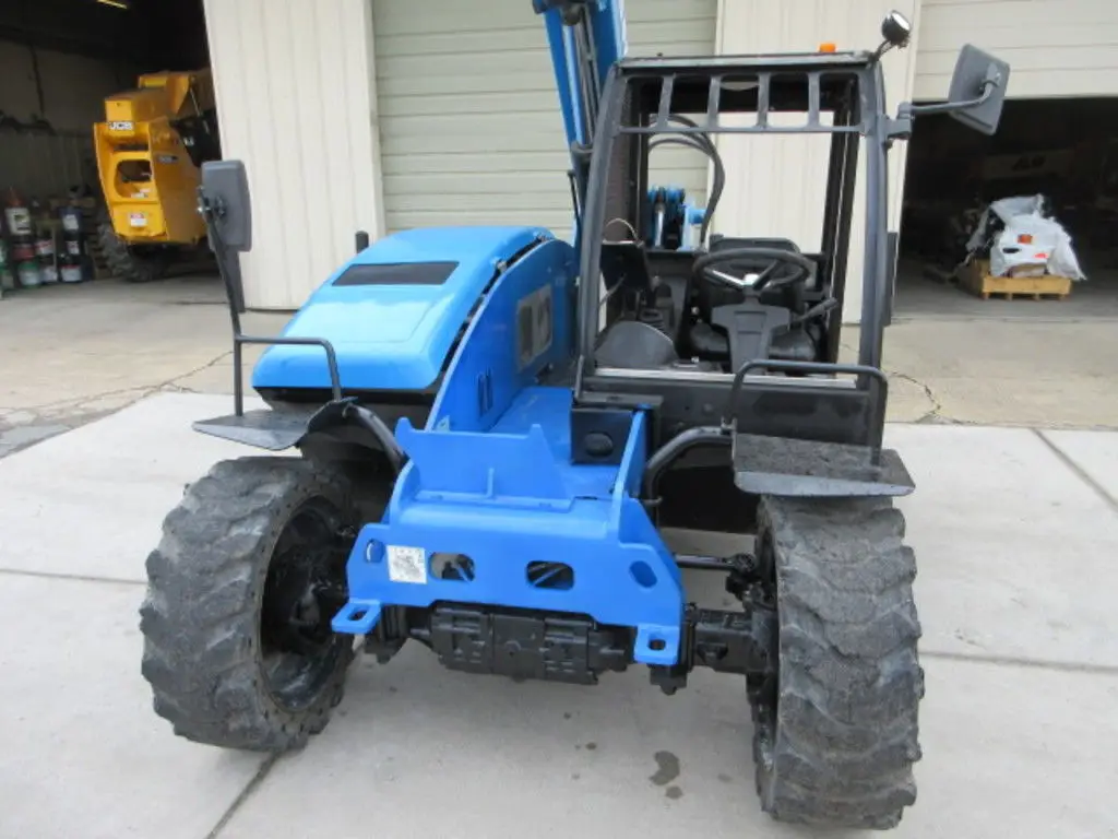 GTH Telescopic Crane for sale in Cairo, GTH 5519, 2017 model, located in Cairo, the best site for selling trucks and heavy equipment in Egypt