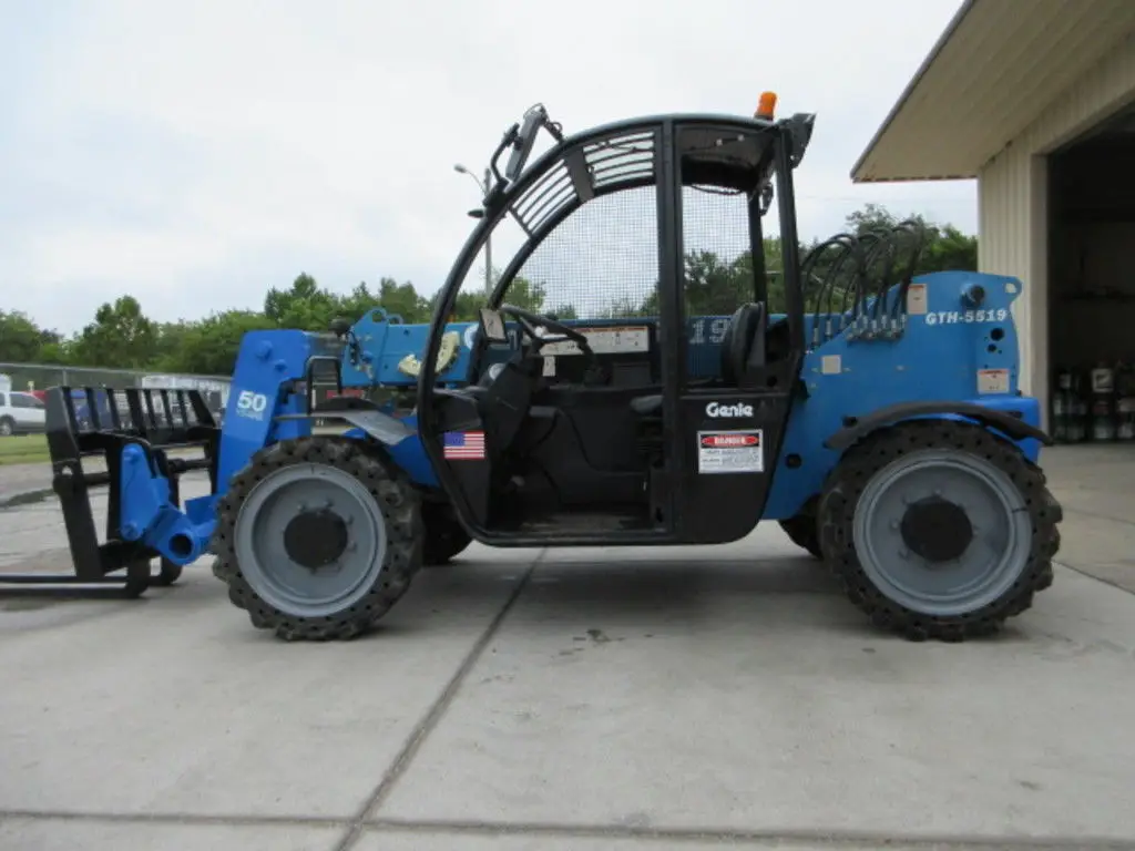 GTH Telescopic Crane for sale in Cairo, GTH 5519, 2017 model, located in Cairo, the best site for selling trucks and heavy equipment in Egypt