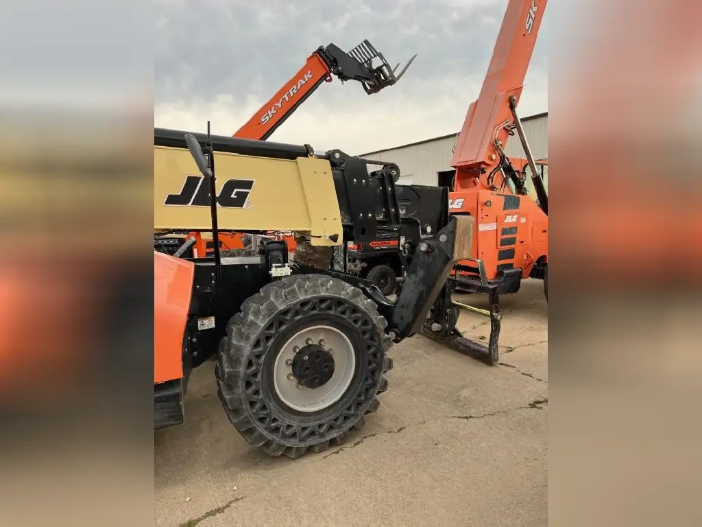 ونش تلسكوبي JLG للبيع في القاهرة,  JLG 1255s موديل 2017 تواجد القاهرة, أفضل موقع لبيع الشاحنات والمعدات الثقيلة في مصر