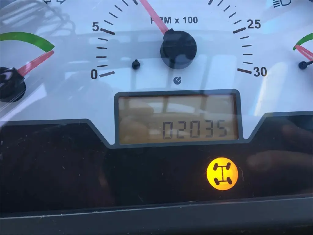 GENIE telescopic crane for sale in Asyut, GENIE GTH844s model 2014 available in Asyut, the best site for selling trucks and heavy equipment in Egypt