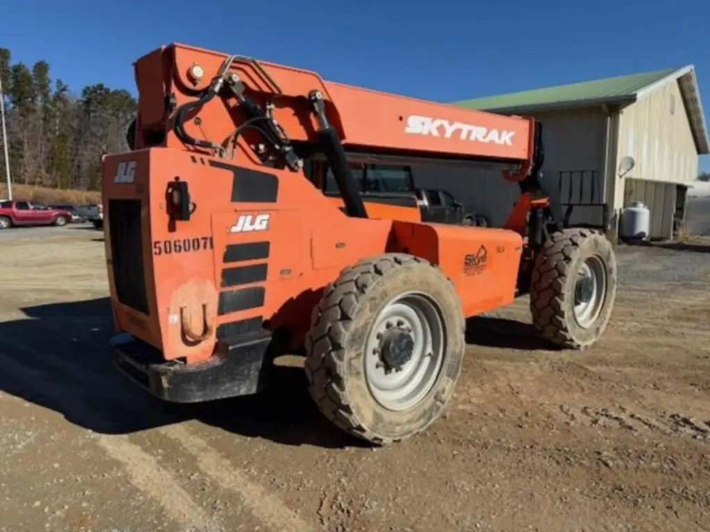 SKY telescopic crane for sale in Mansoura, SKY 6042 model 2015 located in Mansoura, the best site for selling trucks and heavy equipment in Egypt