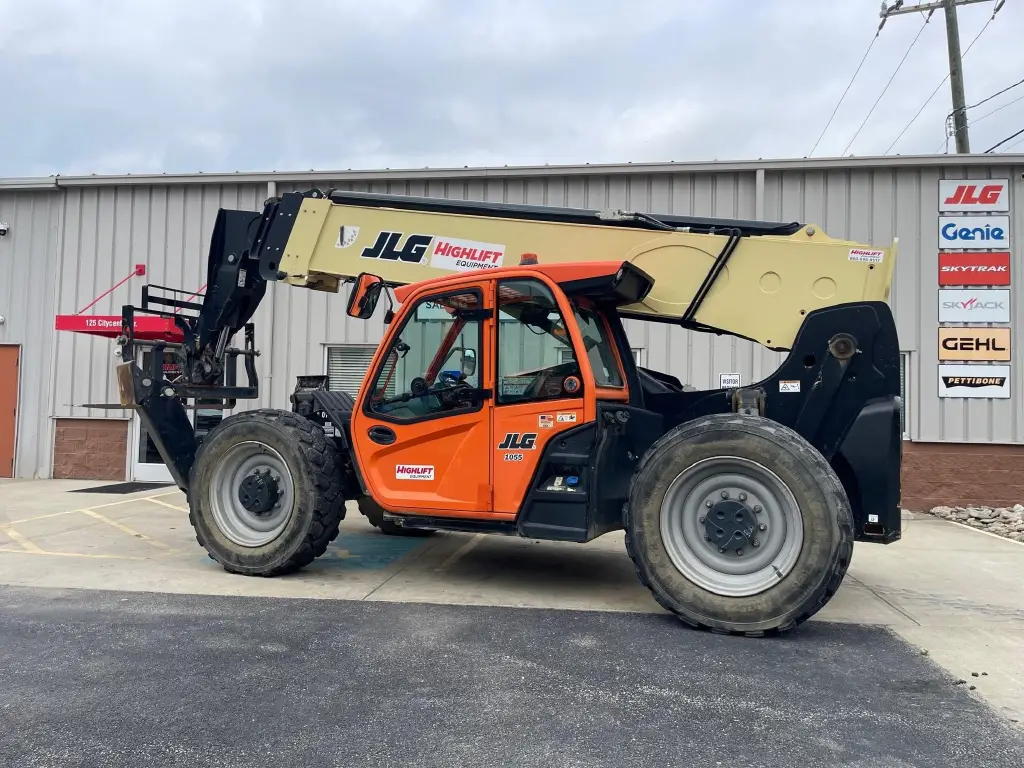 ونش تلسكوبي JLG للبيع في المنصورة,  JLG 1055 موديل 2019 تواجد المنصورة, أفضل موقع لبيع الشاحنات والمعدات الثقيلة في مصر