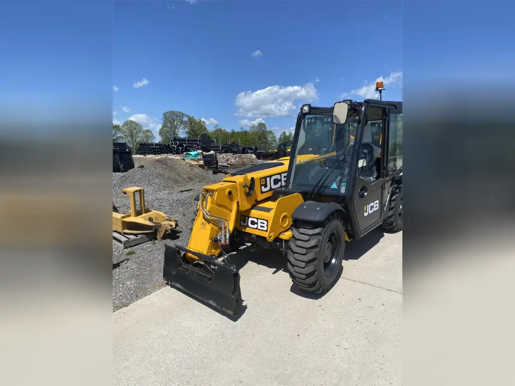ونش تلسكوبي JCB للبيع في المنصورة,  JCB 505-20TC موديل 2024 تواجد المنصورة, أفضل موقع لبيع الشاحنات والمعدات الثقيلة في مصر